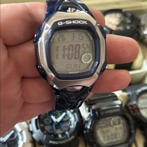 G-Shock G-life  Navy blue and Silver watch , works perfect